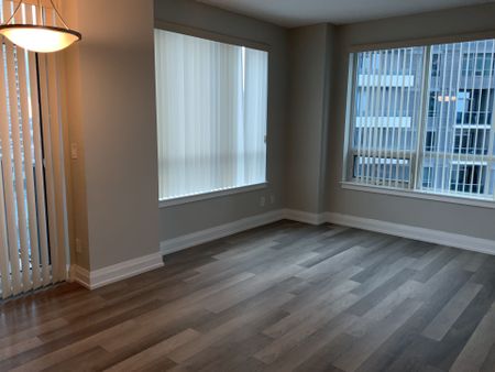 For Lease - 7165 Yonge Street Unit# 1009, Markham, Ontario - Photo 4
