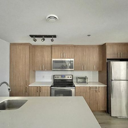 ★Rent free for May 2026★ LEASE TRANSFER – 4 ½ apartment – $2110/month – Quartier Latin – Available in May 6 (Building management approval required) - Photo 3