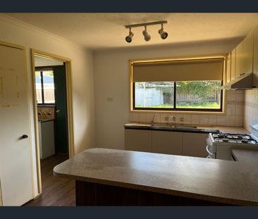 13 Vista Drive, Melton, Vic 3337 - Photo 5