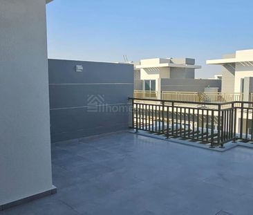 VACANT | BRAND NEW | 3BR TOWNHOUSE - Photo 4