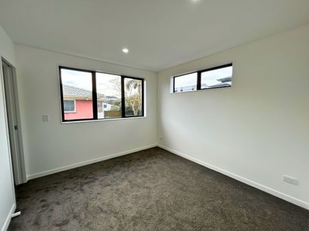 Modern Living in Prime Bucklands Beach Location - Photo 4