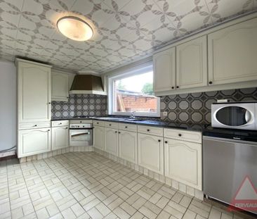 Slypskapelle – Ruime woning met grote tuin en garage in het centrum - Photo 4