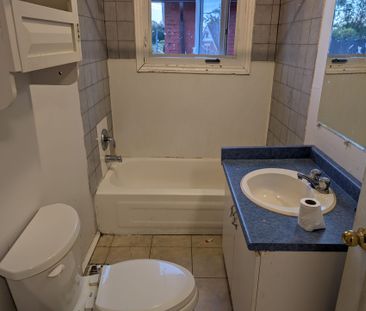 For Lease - 276 Hamilton Road Unit# UPPER, London East, Ontario - Photo 5