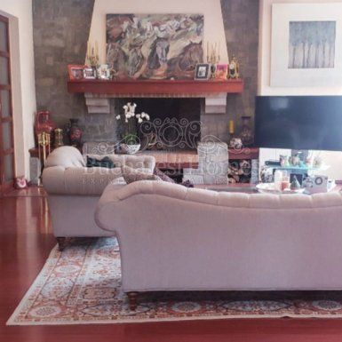 Cool Four Bedroom House - NATO Offices Neighborhood - Photo 1