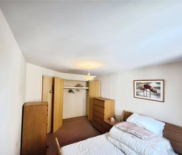 Tudor Way, Knaphill, Woking, Surrey, GU21 2UD - Photo 1