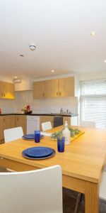 1 bedroom in a house share to rent - Photo 4