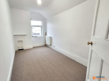 Queens Walk, Fletton, Peterborough, PE2 - Photo 2