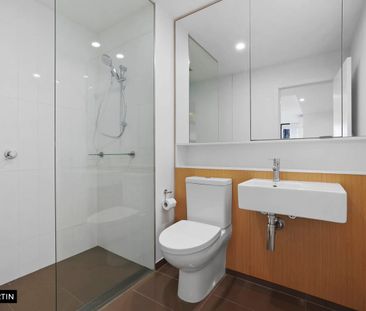 MGM MARTIN – TWO BEDROOM APARTMENT PLUS STUDY - Photo 4