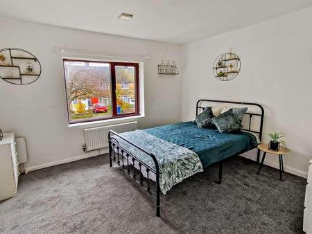 St. Michaels Avenue, Wisbech, PE13 - Photo 3