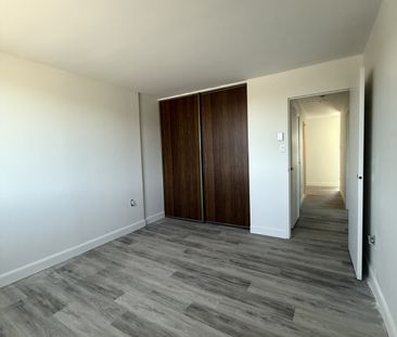 Magnifique Penthouse Entièrement Rénové! - Photo 2