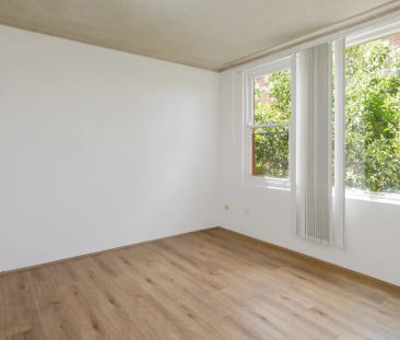 WELL LOCATED 2 BEDROOM UNIT IN THE HEART OF WESTMEAD - Photo 3