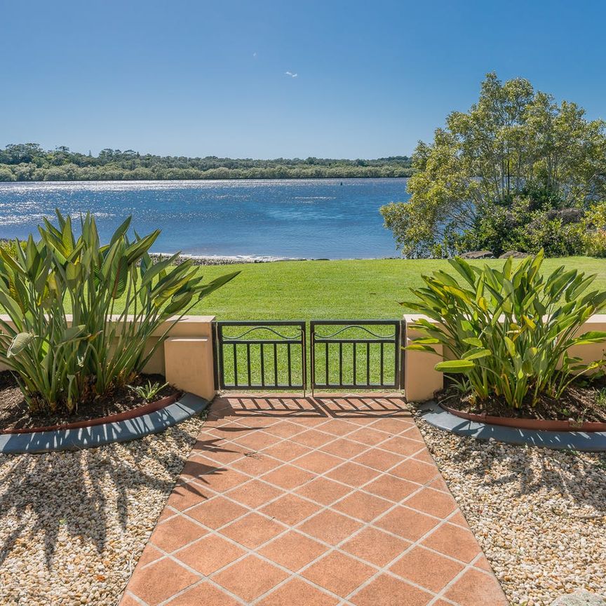 Stylish Townhouse with Beautiful North Creek Views - Photo 1