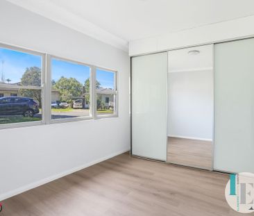 Stylish Three Bedroom Home – Recently Renovated! - Photo 1