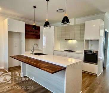 Family home with large shed - Prime Location in Toronto - Photo 6