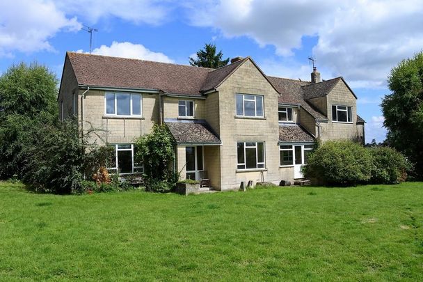 5 bedroom detached house to rent - Photo 1