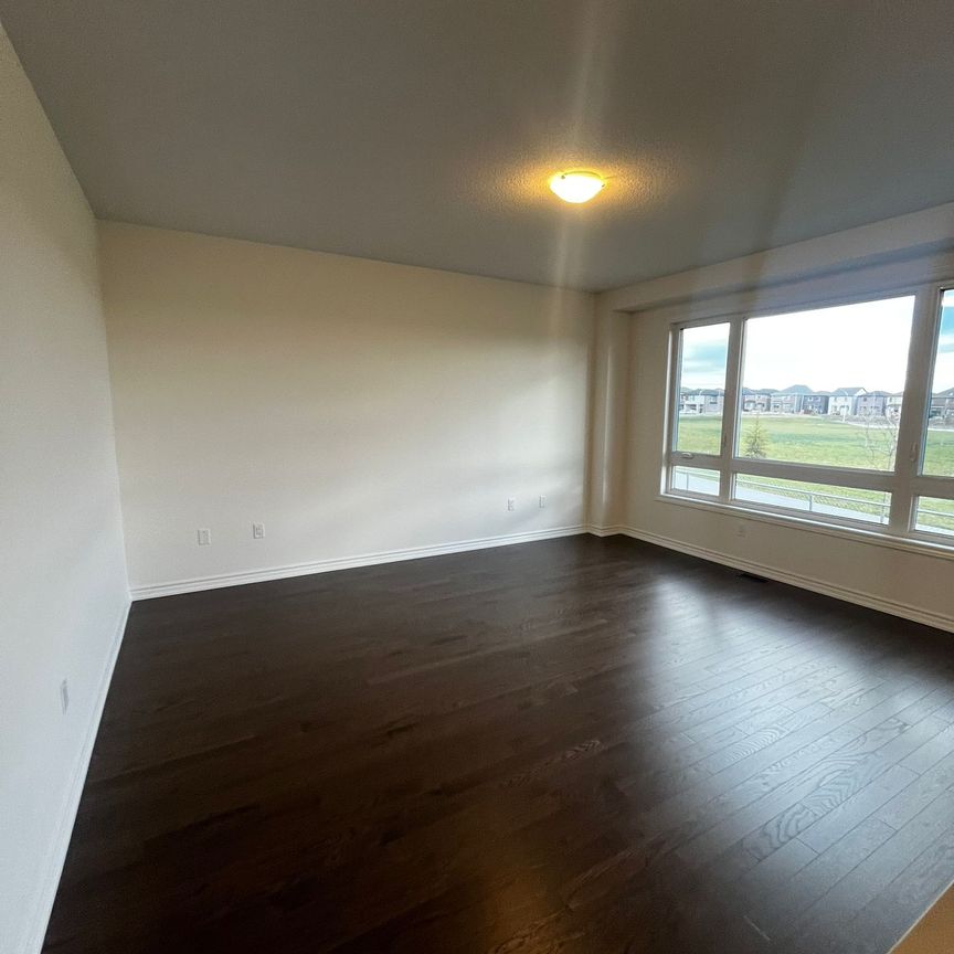 For Lease - 24 Phoenix Boulevard, Barrie, Ontario - Photo 1