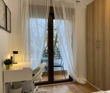 Avenida de la Albufera, Madrid, Community of Madrid 28038 - Photo 1