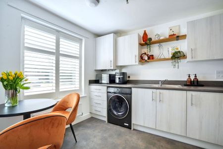 3 bed semi-detached house to rent in Stables End, Maidstone, ME16 - Photo 3