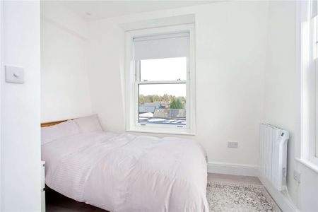A modern two bedroom apartment. - Photo 3