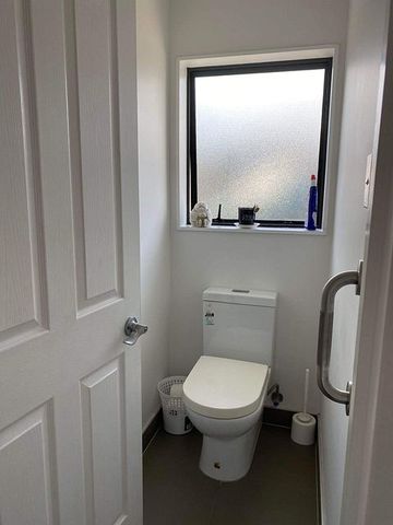 Modern 3 bedroom home in fantastic location - Photo 5