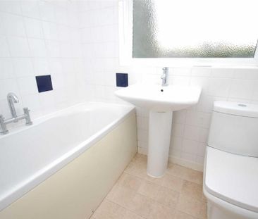 2 bedroom semi-detached house to rent - Photo 4