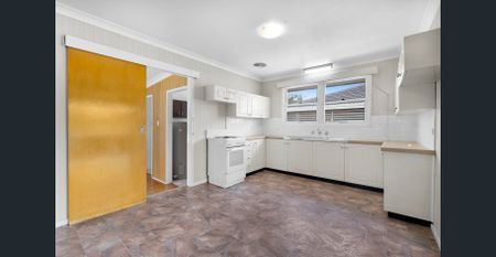 Neat and tidy 3-bedroom home - Photo 5