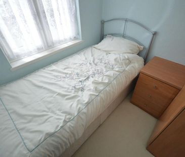 4 bedroom terraced house to rent - Photo 6