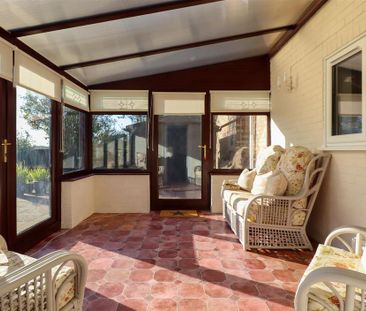 3 bedroom semi-detached house to rent - Photo 3