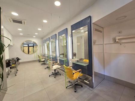 Sevilla, Andalusia 41001 - Photo 2