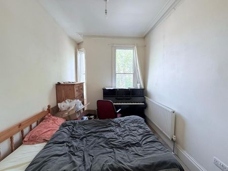 8 bedroom house to rent - Photo 2