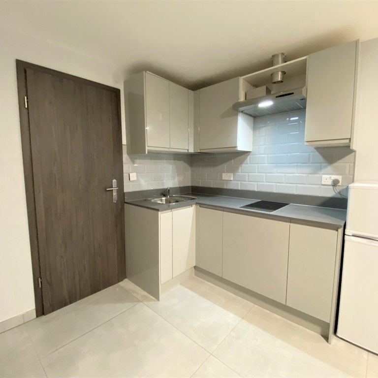 Chaplin Road, Wembley - Photo 1