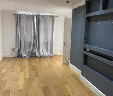 2 bedroom end of terrace house to rent - Photo 2