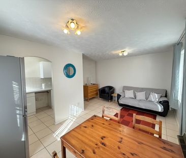 1 Bed Flat, Elmore Close, HA0 - Photo 3