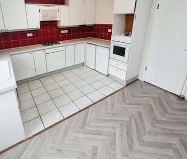 3 bedroom terraced house to rent - Photo 6