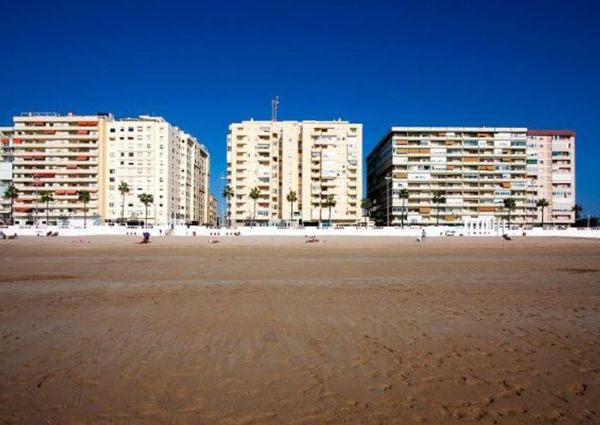 Alquiler de piso en Paseo Marítimo, 29