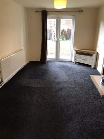 2 Bedroom Flat to Rent in Larches - Photo 2