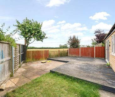 4 bedroom semi-detached house to rent - Photo 2