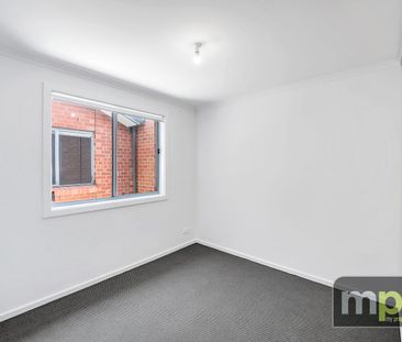 Modern Living in Elizabeth North! - Photo 4