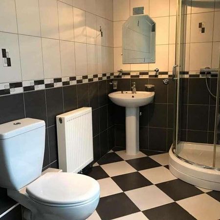 Thesiger St // Bed + Study Rooms // Aug, LN5 - Photo 4