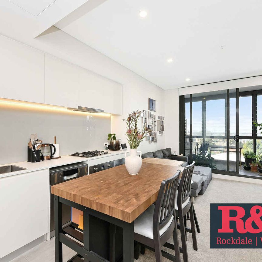 One-Bedroom Apartment with Botany Bay Views - Photo 1