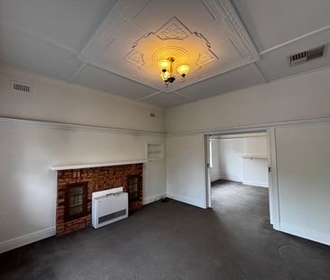 3 Burns Avenue, Murrumbeena VIC 3163 - House For Rent | Domain - Photo 5