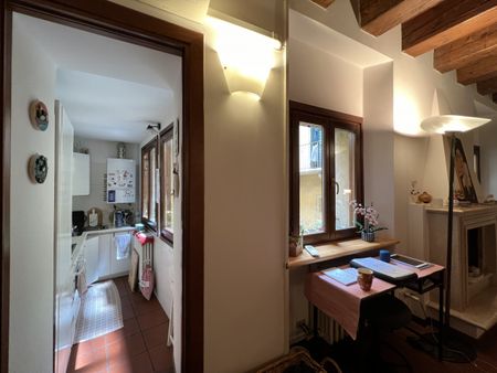 TRILOCALE IN AFFITTO CON POSTO AUTO COPERTO - CENTRO STORICO ZTL - Photo 2