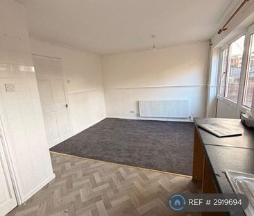 3 bedroom end of terrace house to rent - Photo 1