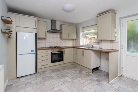 2 bedroom semi-detached house to rent - Photo 5