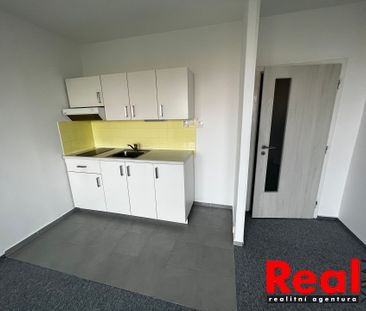 Pronájem bytu 1+kk a garsoniéry 36 m², Pod nemocnicí 585, Brno - Photo 3