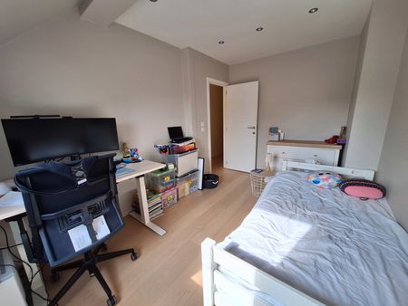 Woning in centrum Dilbeek met 2 slaapkamers en tuin - Photo 4