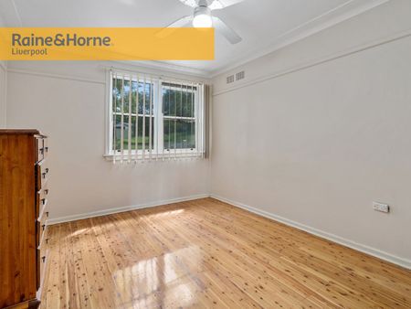 5 Evans Place, Mount Pritchard, NSW 2170 - Photo 4