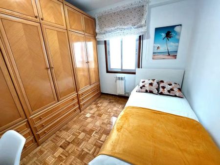 Calle de Añastro, Madrid, Community of Madrid 28033 - Photo 2