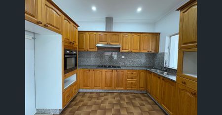 Freestanding Family Home - Photo 4