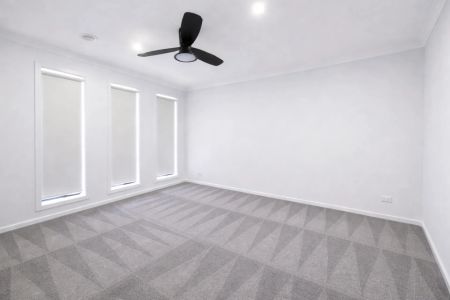 Warm & Cozy 3-Bedroom, 2-Bathroom Home Close to Schools & Parks - Photo 2